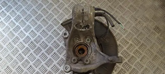 Volkswagen PASSAT B6 Front wheel hub