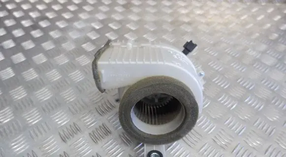 Toyota Auris E180 Hybrid/electric vehicle battery fan G923012010