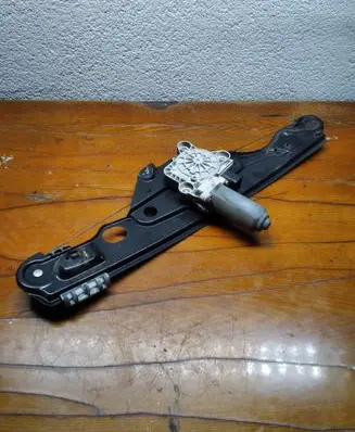 Mercedes-Benz E W211 Front door window regulator with motor A2117300146