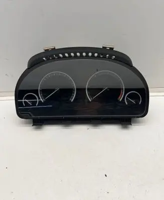 BMW 5 F10 F11 Speedometer (instrument cluster) 9265157 17388410 0263689136