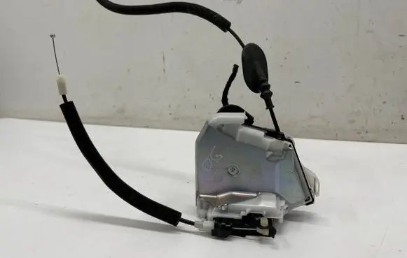 Renault Arkana Rear door lock 825003544R