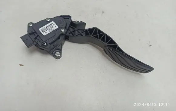 Nissan Qashqai Accelerator throttle pedal 180024BA1B