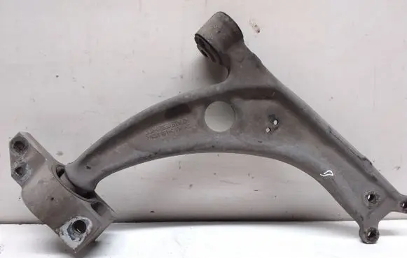 Volkswagen PASSAT B6 Front lower control arm/wishbone 3C0407153B