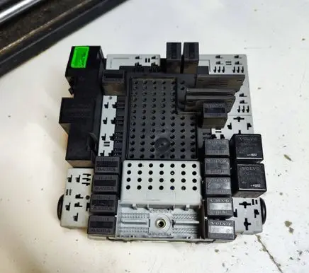 Volvo XC90 Fuse module 30657428