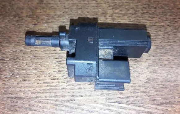 Ford Focus Brake pedal sensor switch AM5T7C534AA