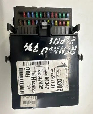 Renault Espace - Grand espace IV Fuse module 8200447435 039225 8200500347