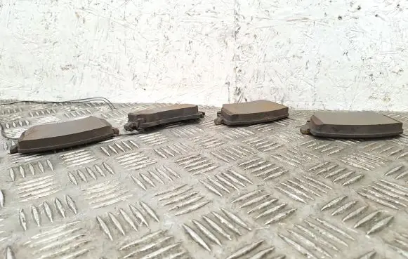 Volkswagen Transporter - Caravelle T5 Brake pads (rear) 5502224786