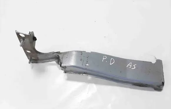 Audi A5 Sportback 8TA Fender mounting bracket 8T0821136G