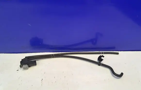 Engine mount vacuum valve