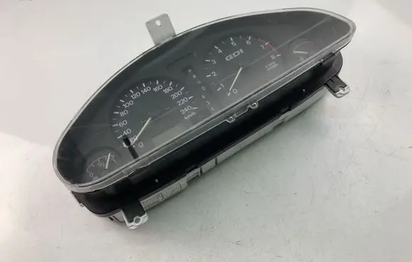 Mitsubishi Carisma Speedometer (instrument cluster) MR915789