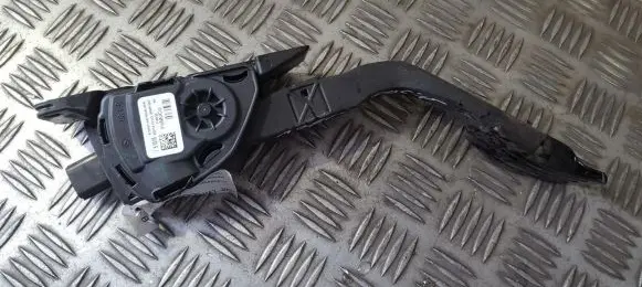 Ford Focus Accelerator throttle pedal EV619F836BA EV61-9F836-BA