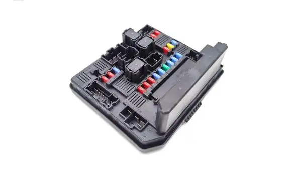 Nissan Qashqai Fuse module 284B7-JD02C 522753F01 8922016330