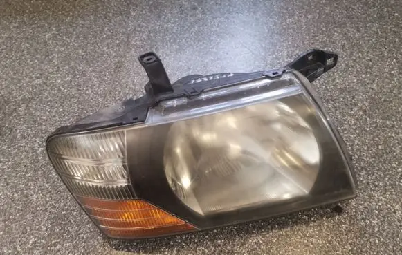 Mitsubishi Pajero Headlight/headlamp