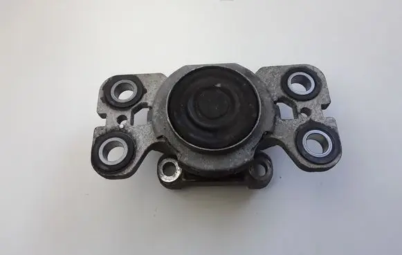 Engine mount bracket
