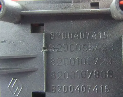 Renault Megane II Hazard light switch 8200407415