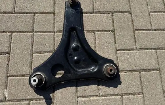 Renault Twingo III Front control arm 545049600R