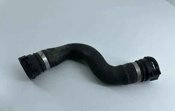 Audi A4 S4 B9 Engine coolant pipe/hose 8W0122101A