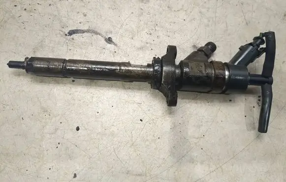 Citroen C4 II Picasso Fuel injector 0445110259