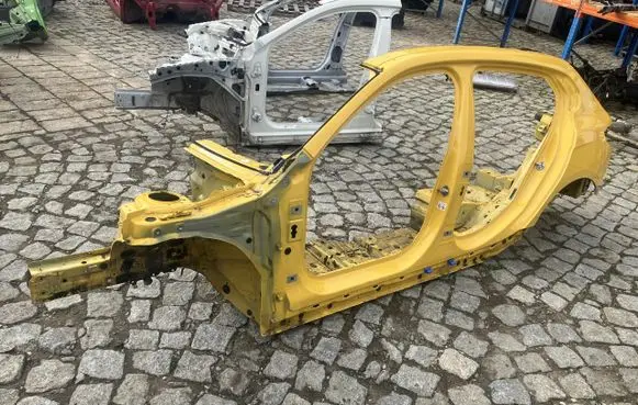 BMW 1 F40 Front bodywork piece TM27725