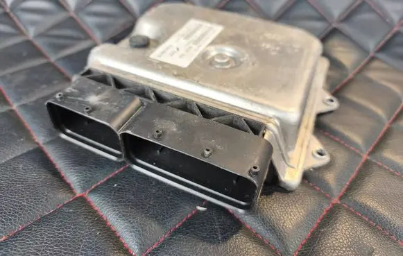 Fiat Punto Evo Engine control unit/module 51926676 BC0102072E 9JLN4K79N