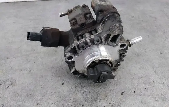 Ford C-MAX I Fuel injection high pressure pump 