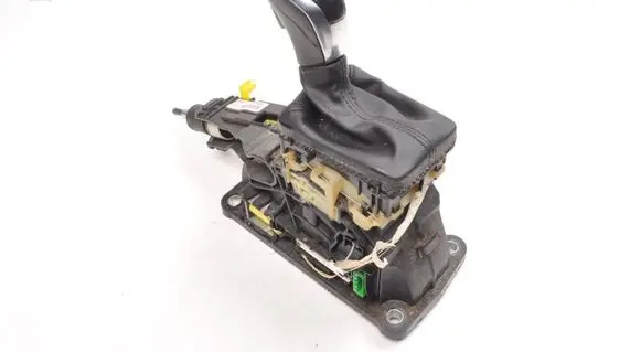 Volvo V70 Gear shifter/selector 31367921