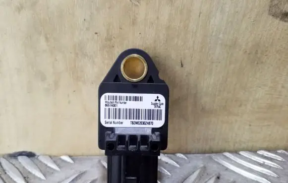 Peugeot 4007 Airbag deployment crash/impact sensor 8651A001