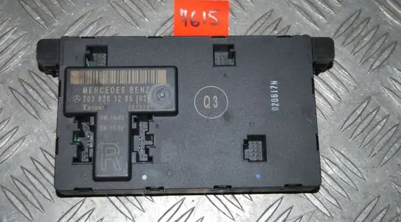Mercedes-Benz C W203 Door control unit/module 2038201285
