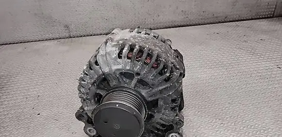 Volkswagen Golf Plus Generator/alternator 06F903023C