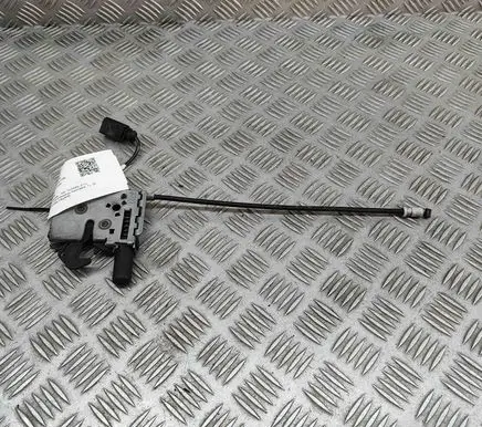Engine bonnet/hood lock/catch