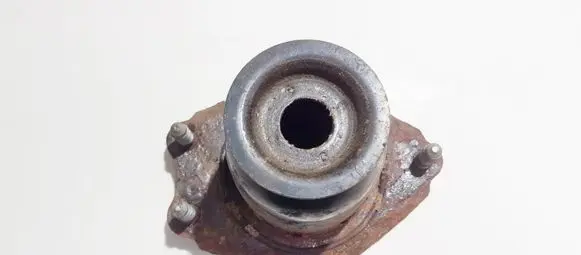 Toyota Avensis T250 Coil spring mount 