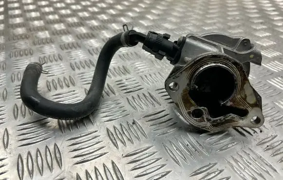 Nissan Qashqai Vacuum pump