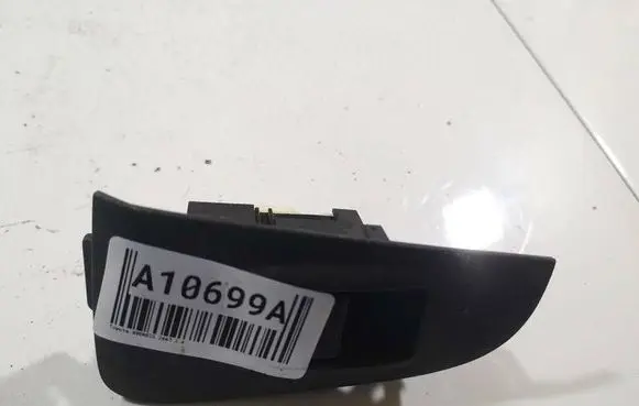 Toyota Avensis T250 Electric window control switch 