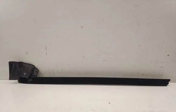 Tesla Model 3 Rubber seal front door window/glass 109049500E