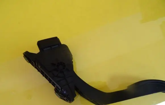 Mazda 6 Accelerator throttle pedal 1988003400 198800-3400