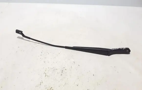 Volkswagen PASSAT B8 Front wiper blade arm 3G1955410