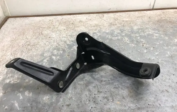 Audi A6 S6 C6 4F Intercooler pipe mounting bracket 4F0145813F