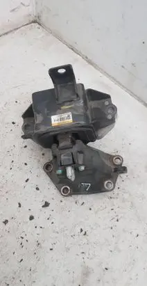 KIA Sportage Engine mount bracket 21830F1100