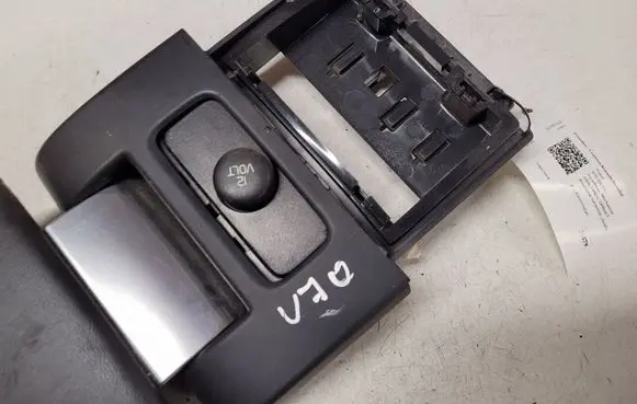 Volvo V70 Armrest 30715140