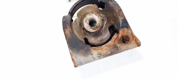 Toyota Auris 150 Engine mount bracket
