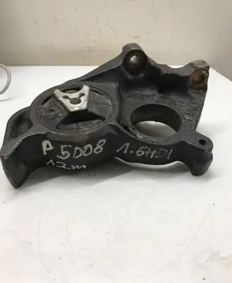 Peugeot 5008 Engine mount bracket 9684500180