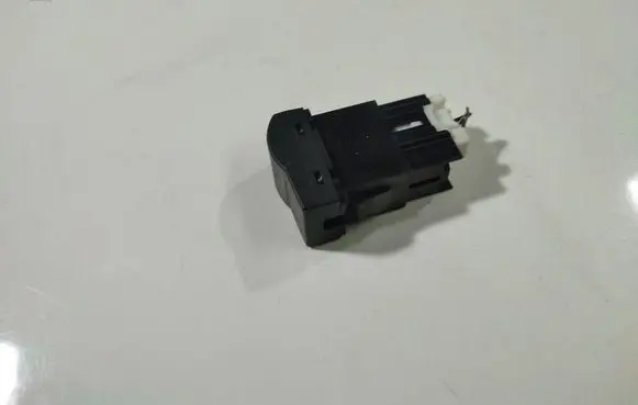 Mazda 3 I Other switches/knobs/shifts 03750390