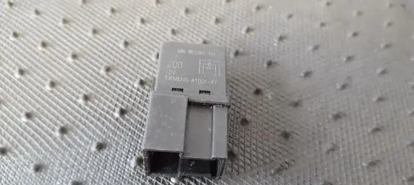 Volvo S40, V40 Other relay MB953382 A1001-X7