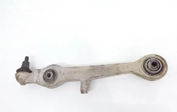 Volkswagen PASSAT B5 Front control arm 4D0407155P