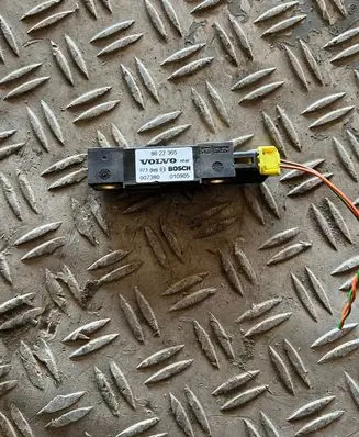 Volvo XC70 Airbag deployment crash/impact sensor 8622365 010905 007380
