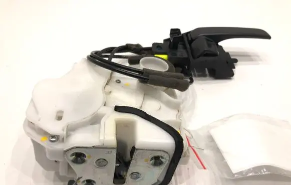 Mitsubishi Mirage VI G4 Attrage Front door lock
