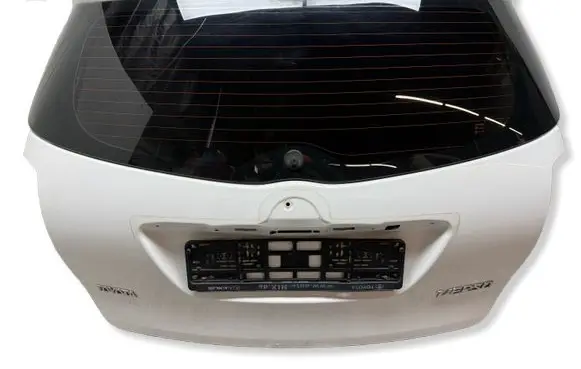 Toyota Verso Tailgate/trunk/boot lid 670050F040 681050F050