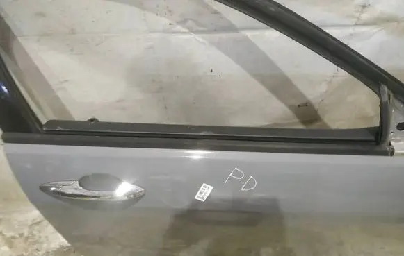 Honda Accord Front door glass trim molding