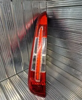 Ford Focus C-MAX Rear/tail lights M5113N411A