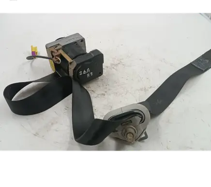 Volkswagen Golf IV Front seatbelt 040180